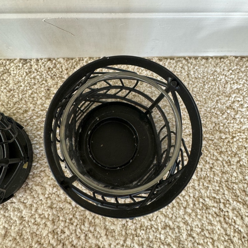 Set of 3 Spider Candle Holders - Picture 6 of 8